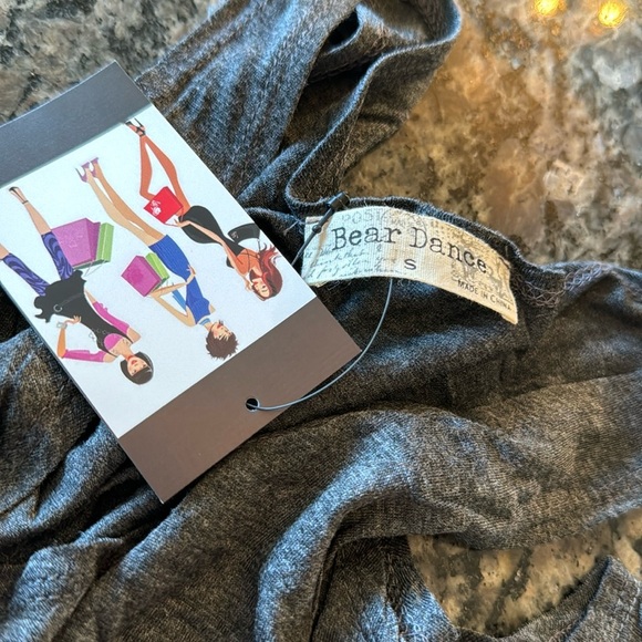 Bear Dance Heat gold flower cold shoulder tunic NWT S - Picture 8 of 11